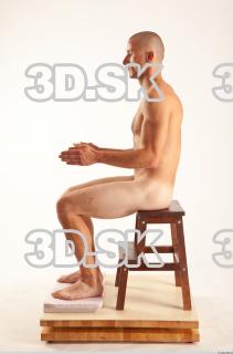 Sitting reference of Hanus 0009